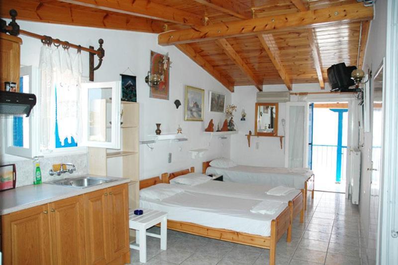 Nikos Rooms And Studios Poros Town Exteriér fotografie
